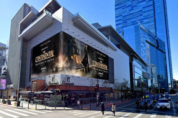 The_Continental_Peacock_Place_Static_Olympic_v01